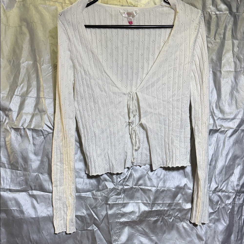 No Boundaries White Knit Tie-Front Blouse